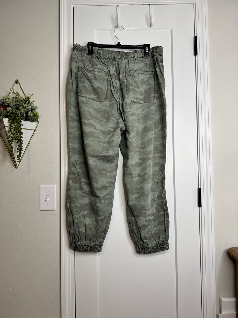 Knox Rose Camo Jogger - Picture 6 of 6